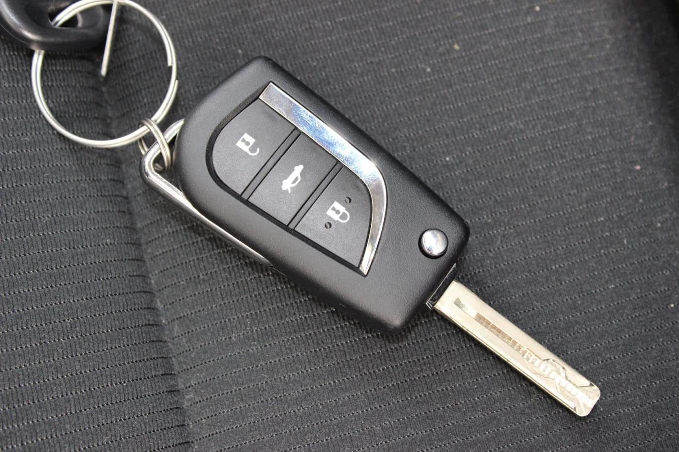 雷凌1.6g cvt 精英版钥匙