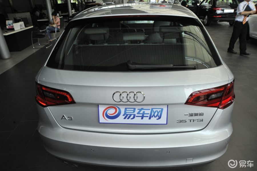 奥迪a3 正车尾图
