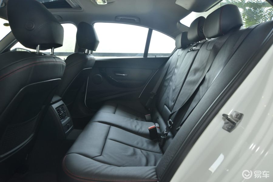 【宝马3系2014款328i 运动设计套装后排空间体验汽车图片-汽车图片