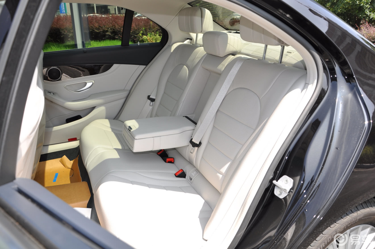 【奔驰c级2015款c 200 l后排座椅汽车图片-汽车图片大全】-易车