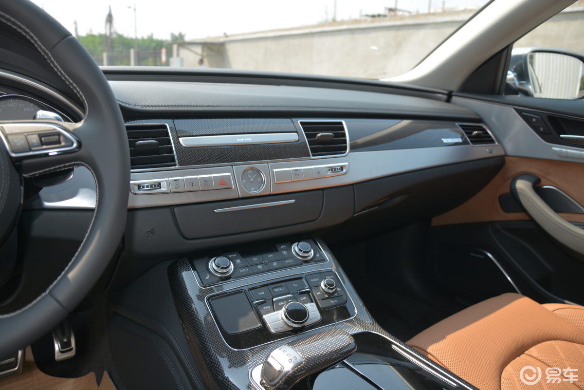 【奥迪s82014款4.