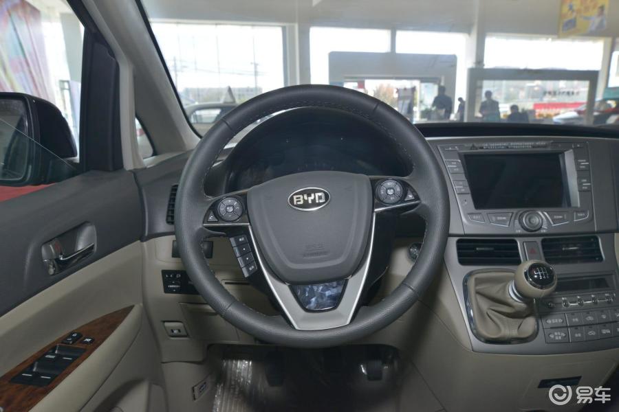 【比亚迪m62013款2.