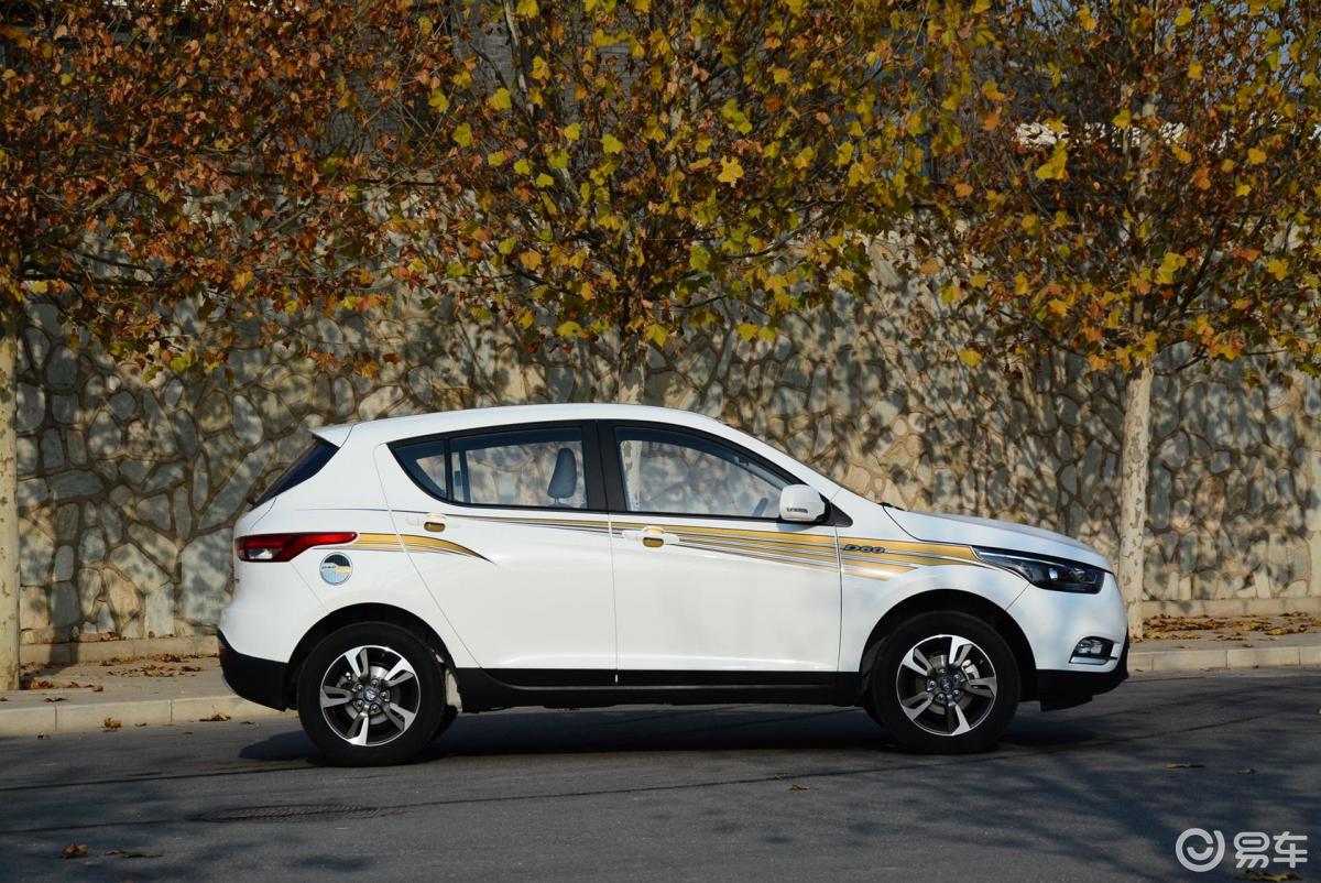 2014款骏派d601.8l 自动尊贵型