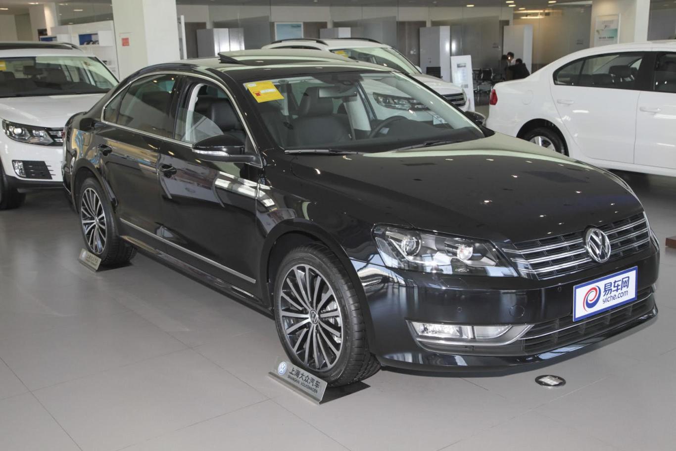 帕萨特2.0t 双离合 御尊导航版侧前45度车头向右水平