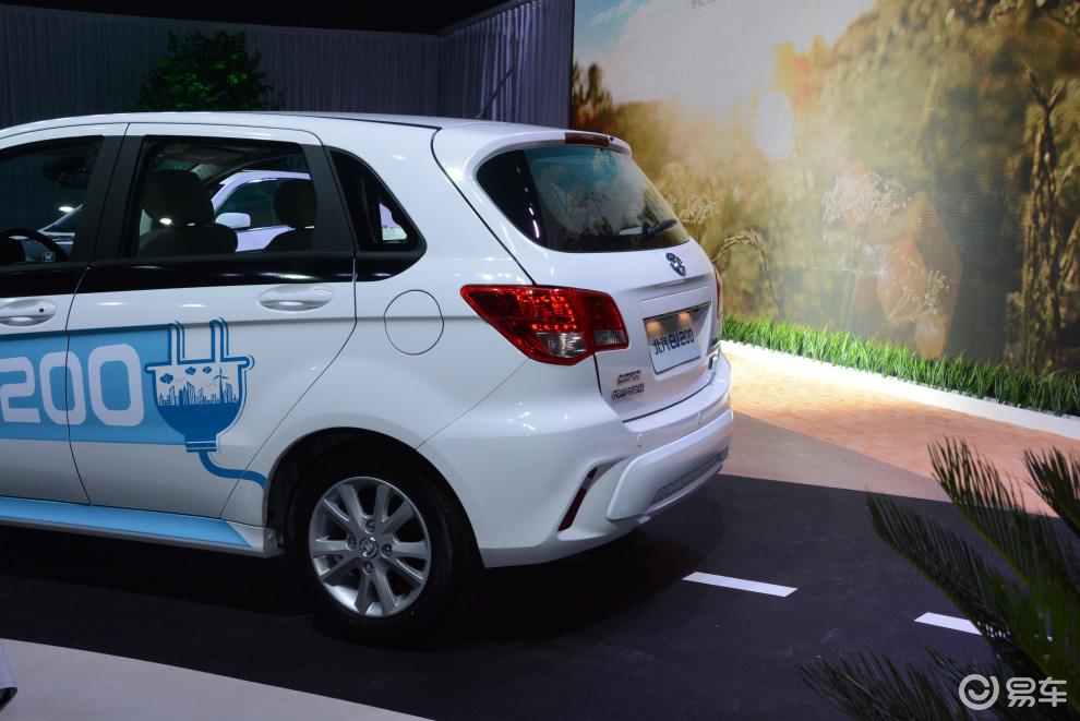 北汽es210/ev200上市