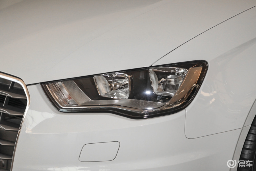 奥迪a3 大灯图