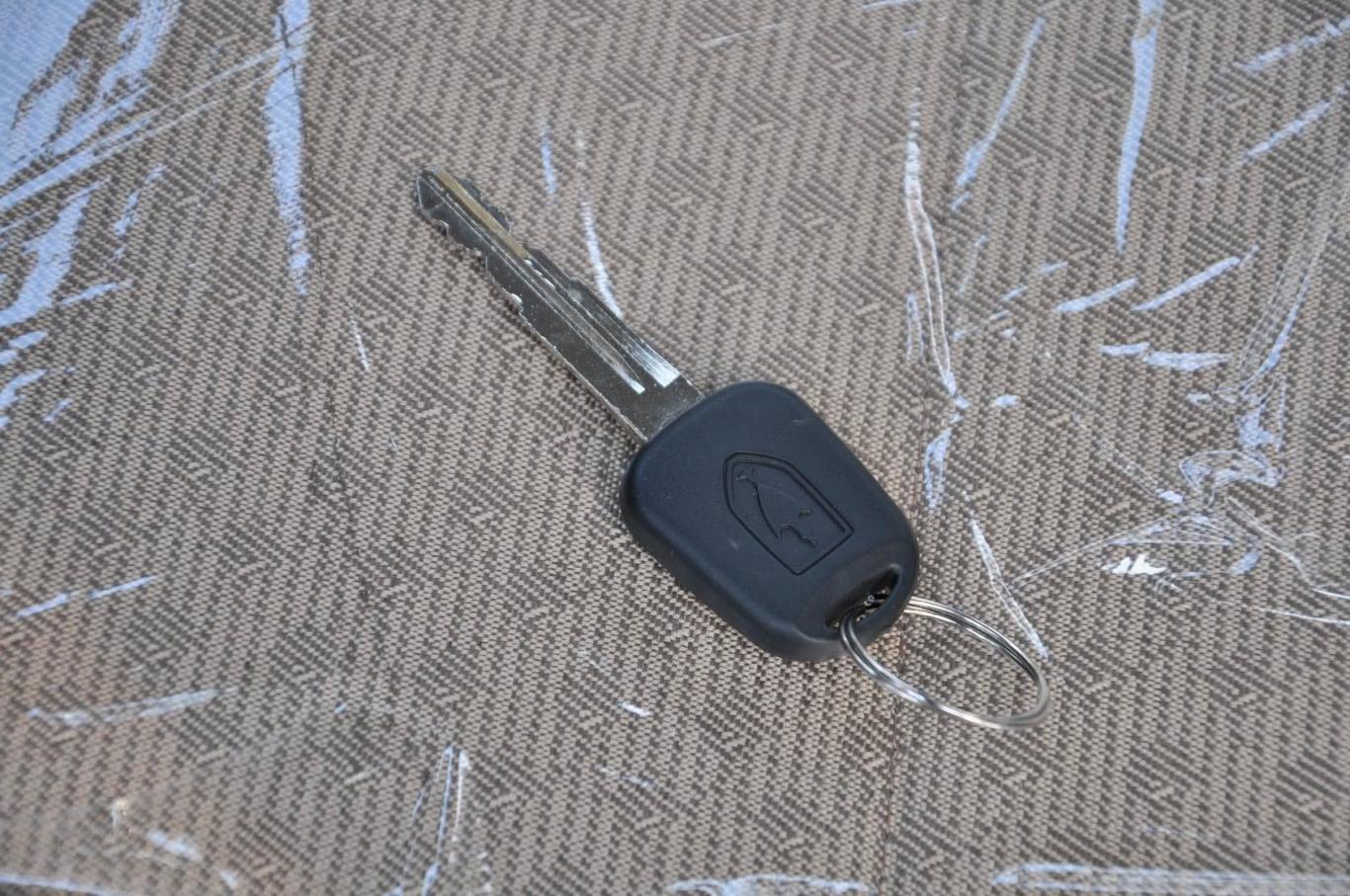 【金杯t221.3l 手动 标准型Ⅱ钥匙图片-汽车图片大全】-易车