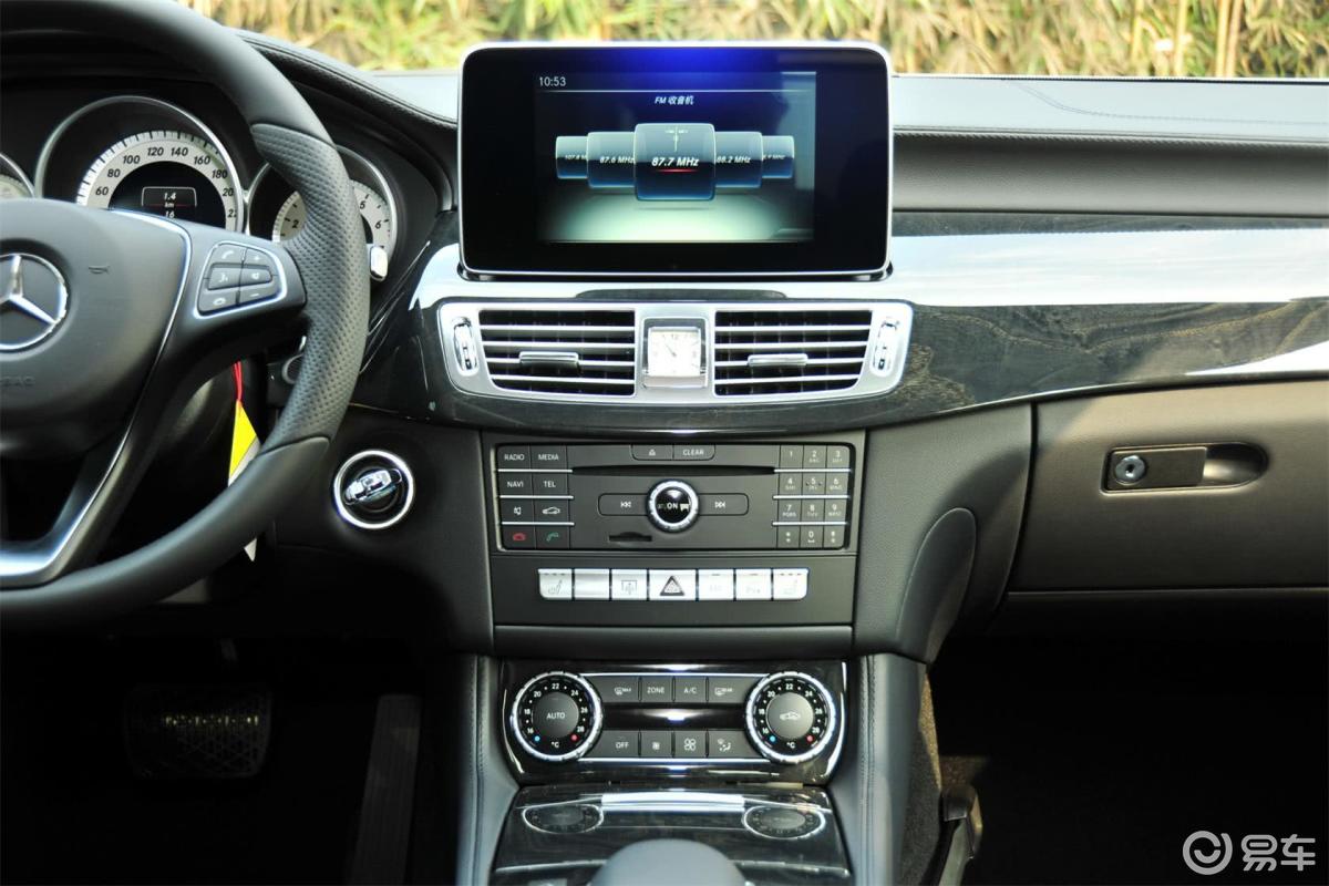 【奔驰cls级2015款cls 320内饰全景正拍汽车图片-汽车图片大全】-易车