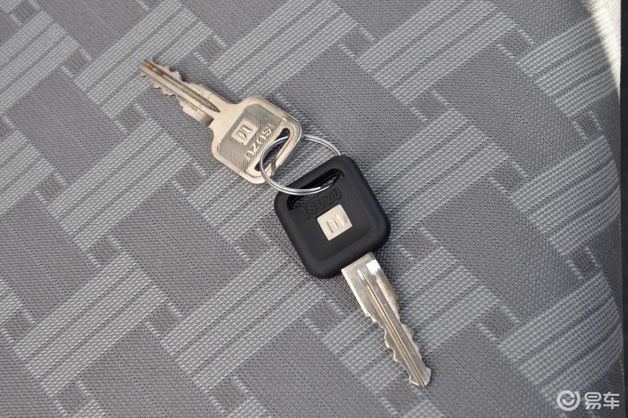 【五十铃皮卡2009款2.