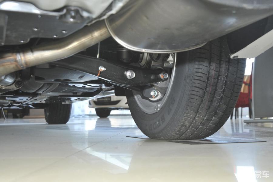 丰田锐志 后悬挂图