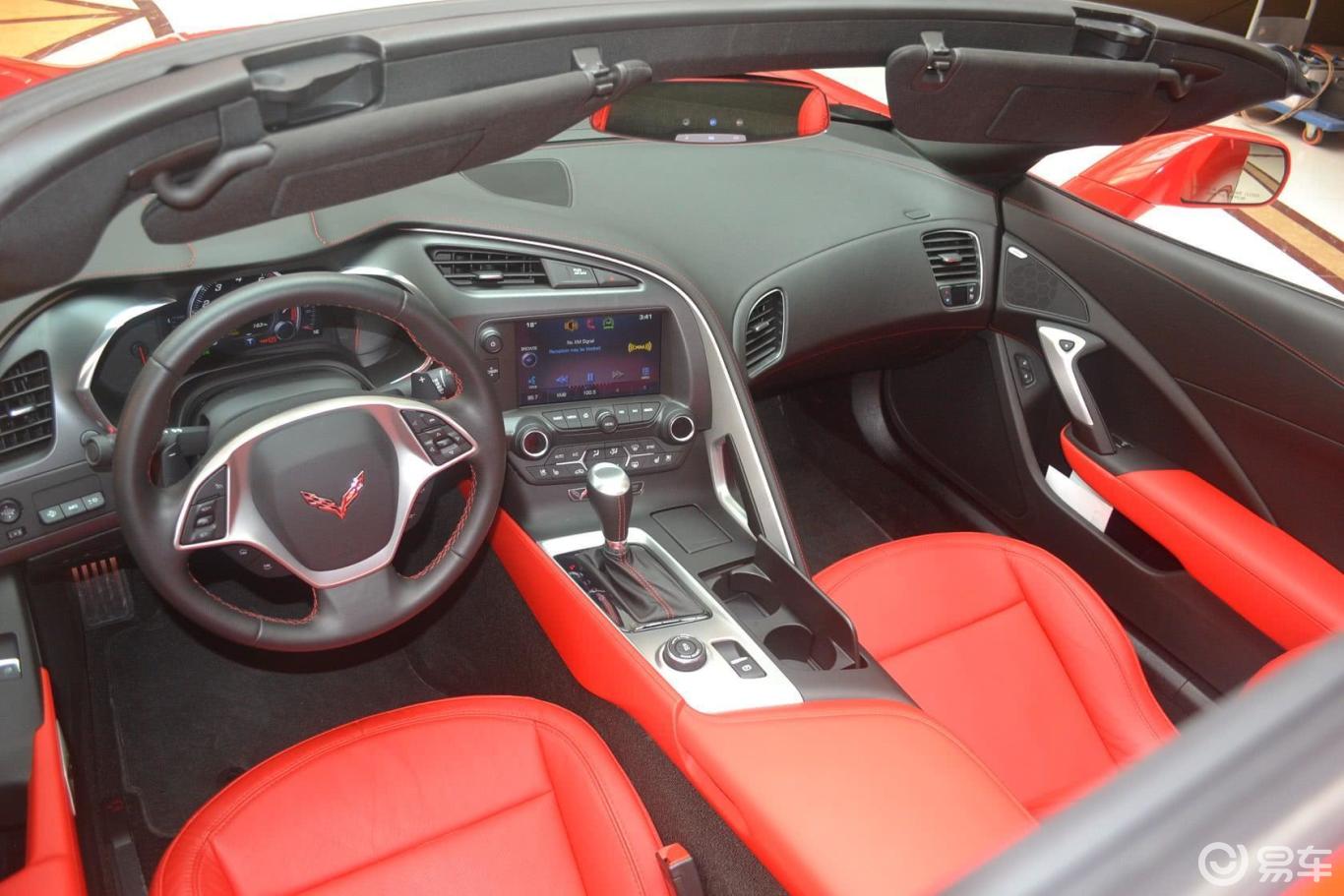 完整内饰(中间位置)