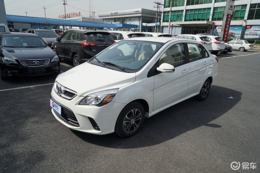 北汽绅宝  绅宝d20  2015款  2015款  三厢1.5l 自动 乐天版  两厢1.