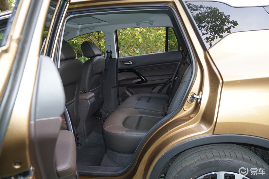 【传祺gs42015款200t 7速g-dct 豪华版空间汽车图片-汽车图片大全】