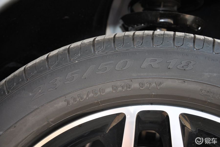 【奔驰gla级2015款220 4matic 时尚型轮胎规格汽车图片-汽车图片大全