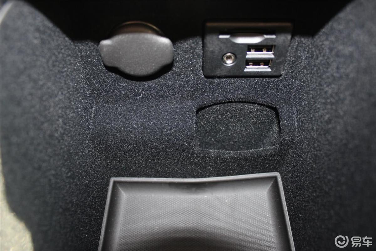 【凯迪拉克xts2015款28t 豪华型aux接口汽车图片-汽车图片大全】-易车