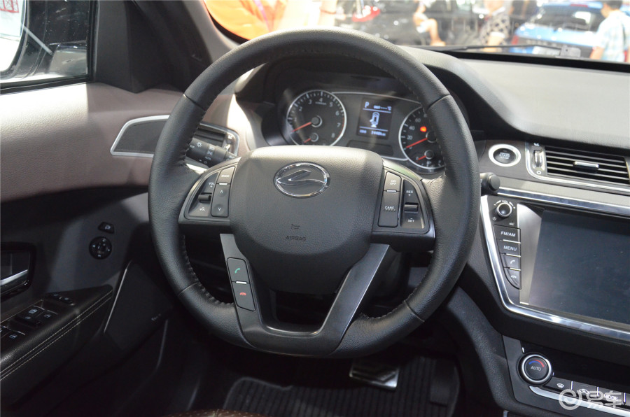 【陆风x72015款2.