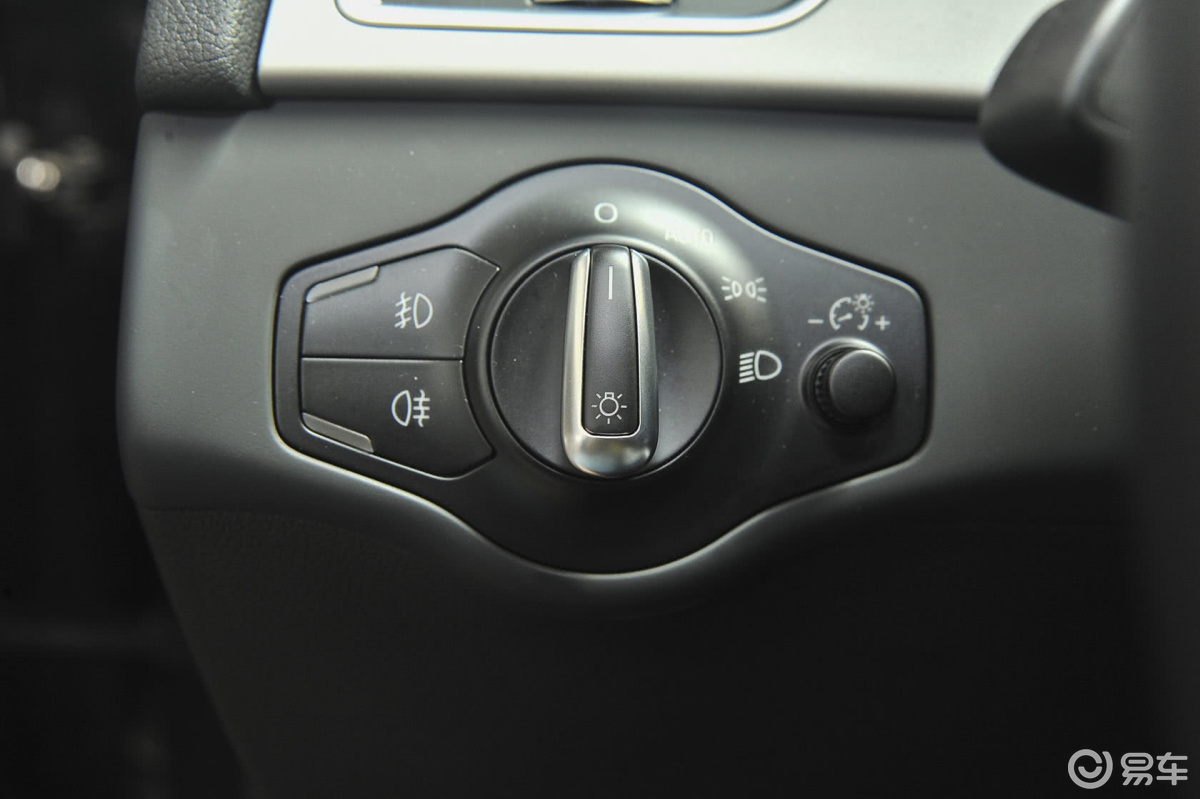 【奥迪a4l2015款45 tfsi quattro 个性运动型大灯开关汽车图片-汽车