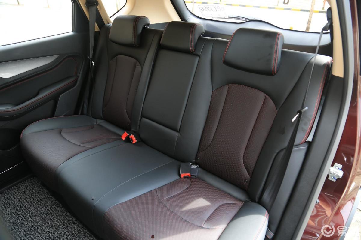 8l 手动 豪华版后排座椅汽车图片-汽车图片大全】-易车