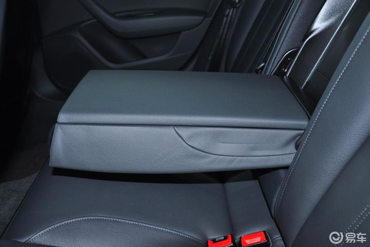 【奥迪a62015款allroad quattro后排扶手汽车图片-汽车图片大全】