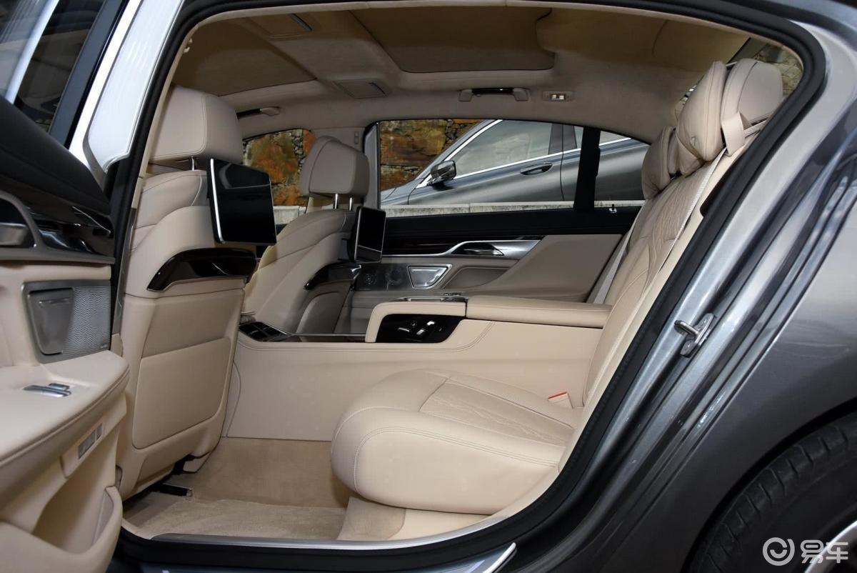 【宝马7系2016款750li xdrive 四座版后排空间体验汽车图片-汽车图片