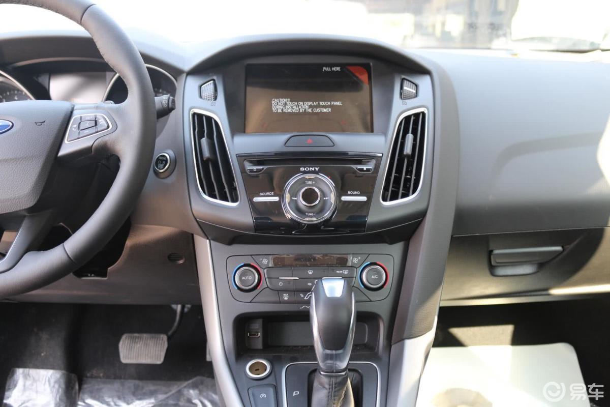 【福克斯2015款两厢 ecoboost180 自动 运动型中控台整体汽车图片