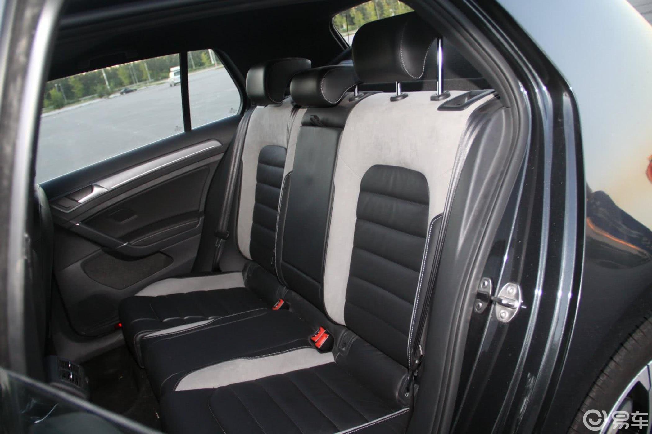 【高尔夫2015款1.4tsi 自动 r-line后排座椅汽车图片-汽车图片大全】-