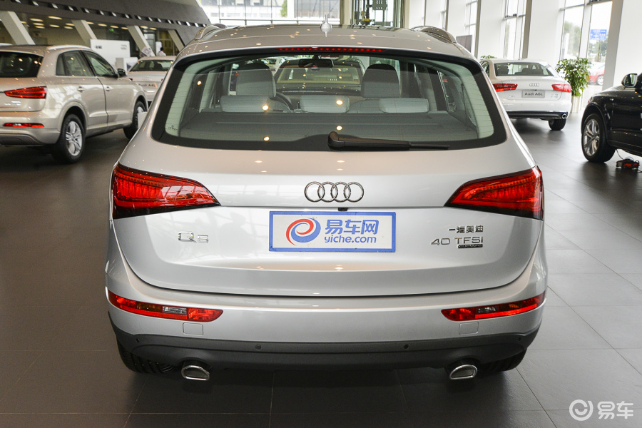【奥迪q52015款40tfsi 舒适型正车尾汽车图片-汽车图片大全】-易车网