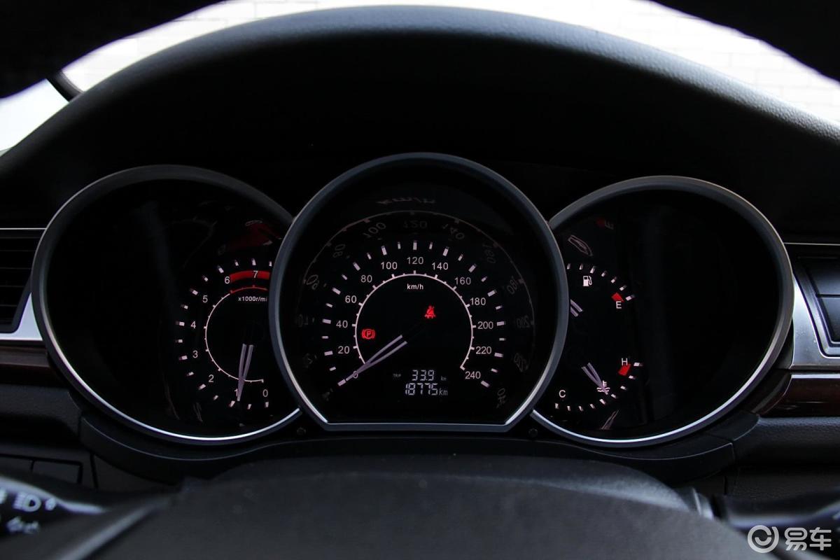 5t 手动 尊贵型仪表盘汽车图片-汽车图片大全】-易车