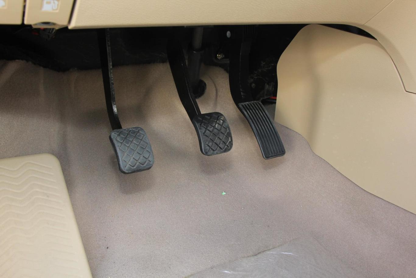 5l 手动 豪华版 7座脚踏板图片-汽车图片大全】-易车