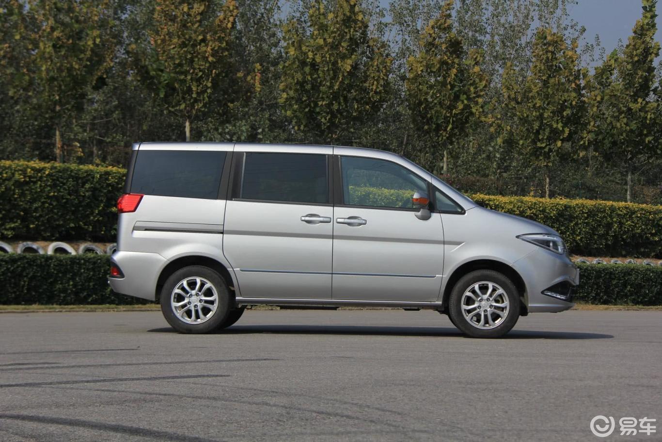 6l 手动 豪华型】东风·郑州日产帅客_1.