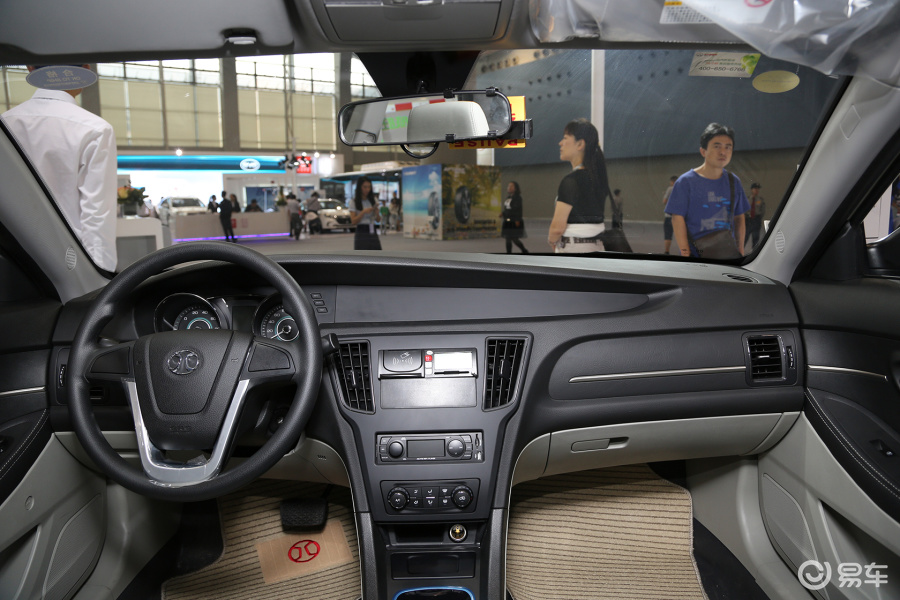 【北汽eu系列2017款eu260 乐途型plus汽车图片-汽车图片大全】-易车网