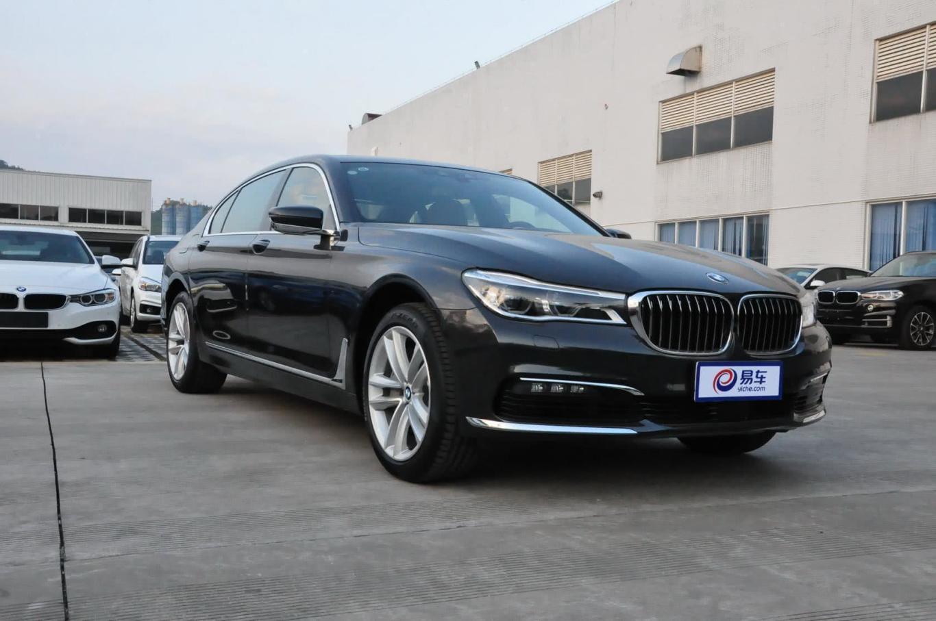 宝马7系750li xdrive 四座版侧前45度车头向右水平