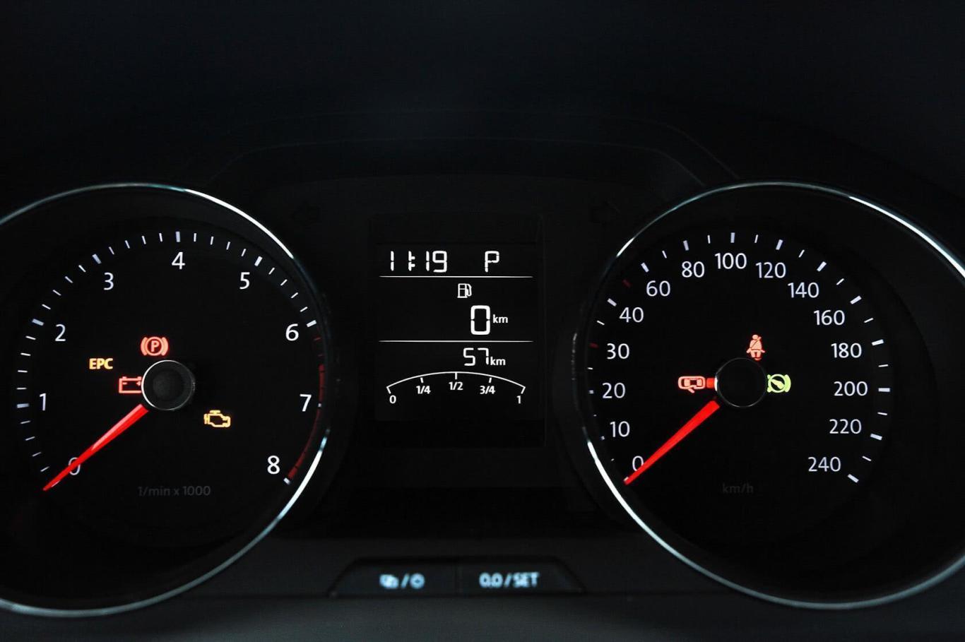 宝来1.6l 自动 时尚型仪表盘背光显示