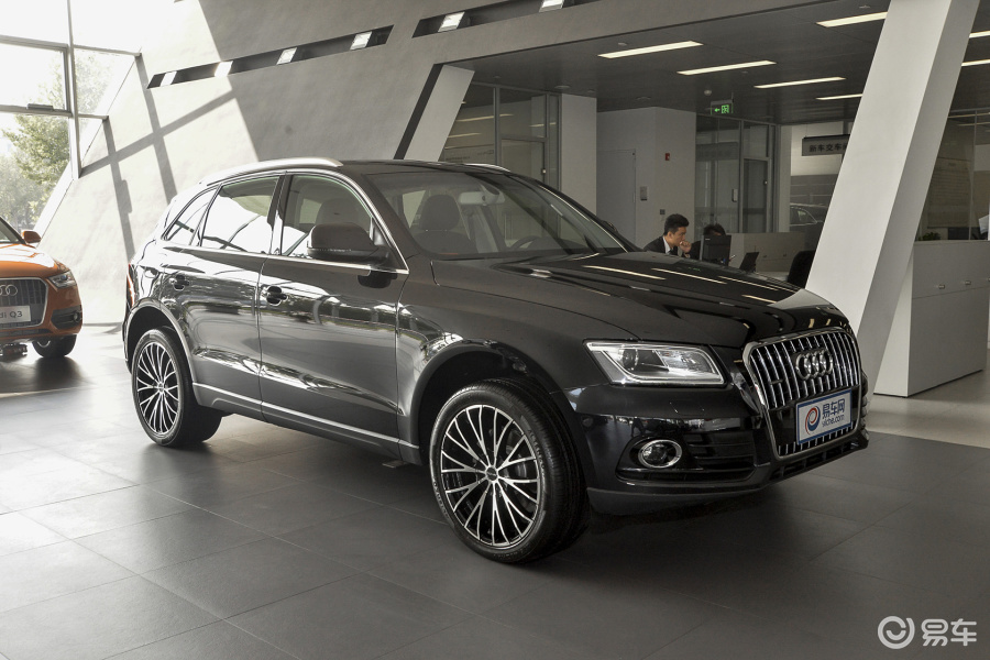 【奥迪q52015款40tfsi 进取型前45度(车头向右)汽车图片-汽车图片大全