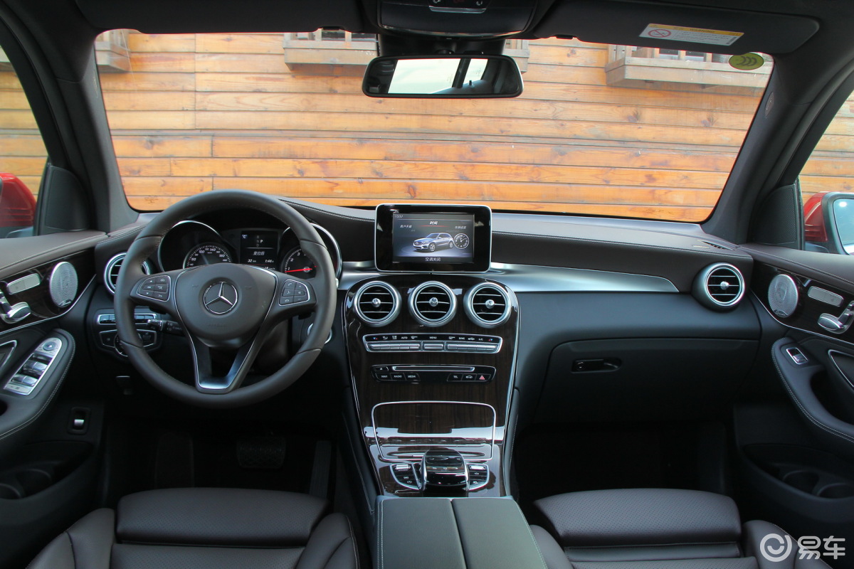 【奔驰glc级2016款glc260 豪华型后排空间体验汽车图片-汽车图片大全