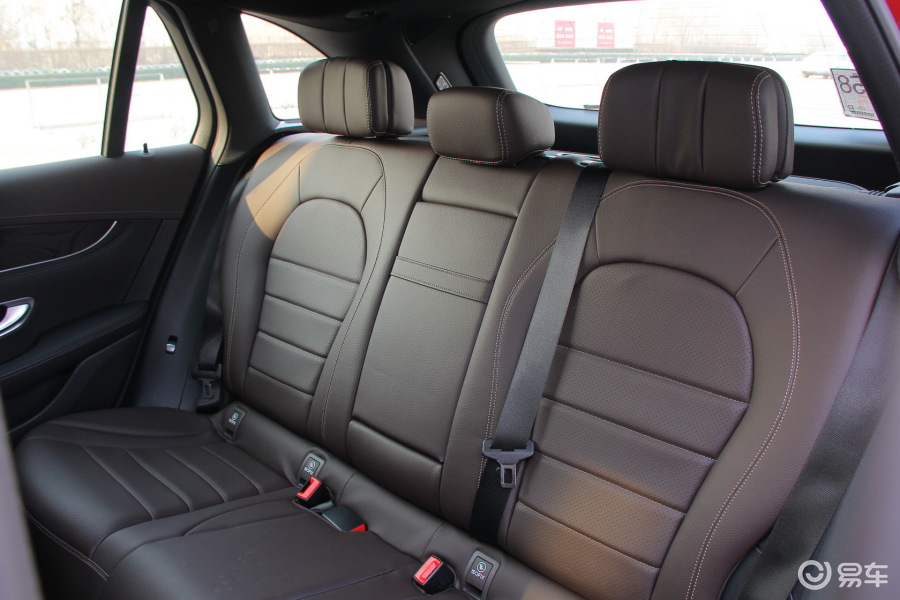 【奔驰glc级2016款glc260 豪华型后排座椅汽车图片-汽车图片大全】