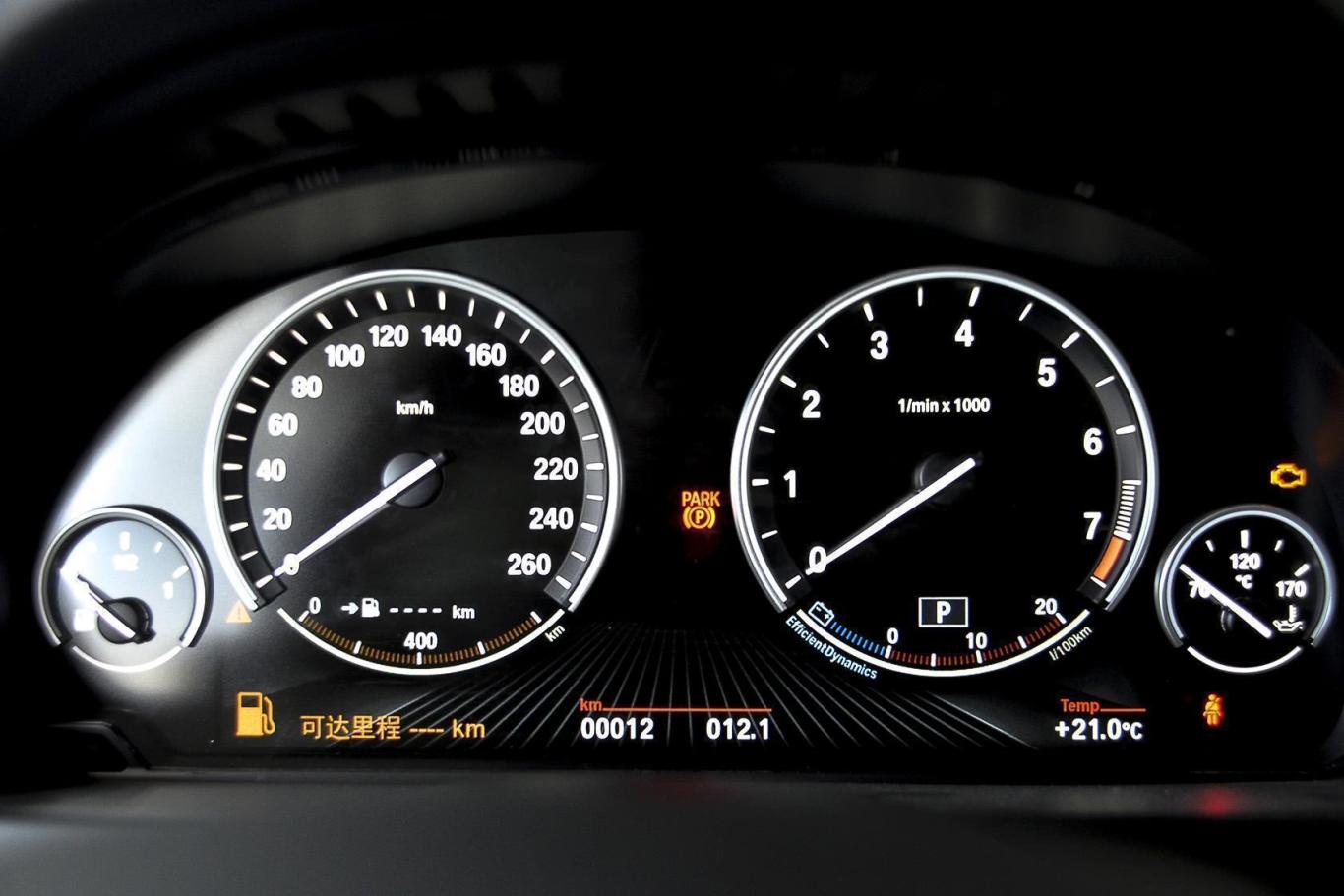 xdrive35i 领先型仪表盘背光显示