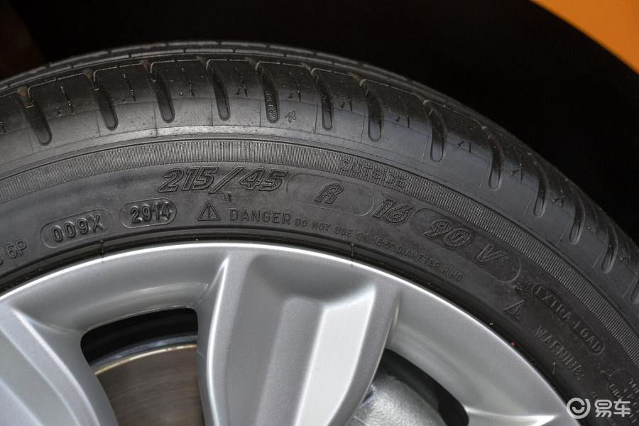 【奥迪a12014款sportback 30tfsi 时尚型轮胎规格汽车图片-汽车图片