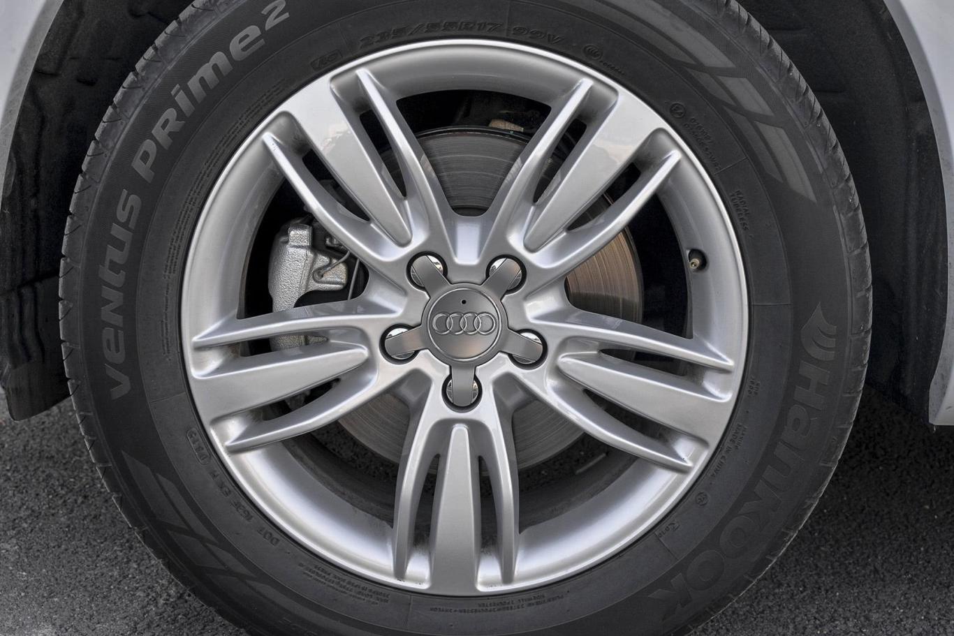 奥迪q335 tfsi 舒适型轮圈