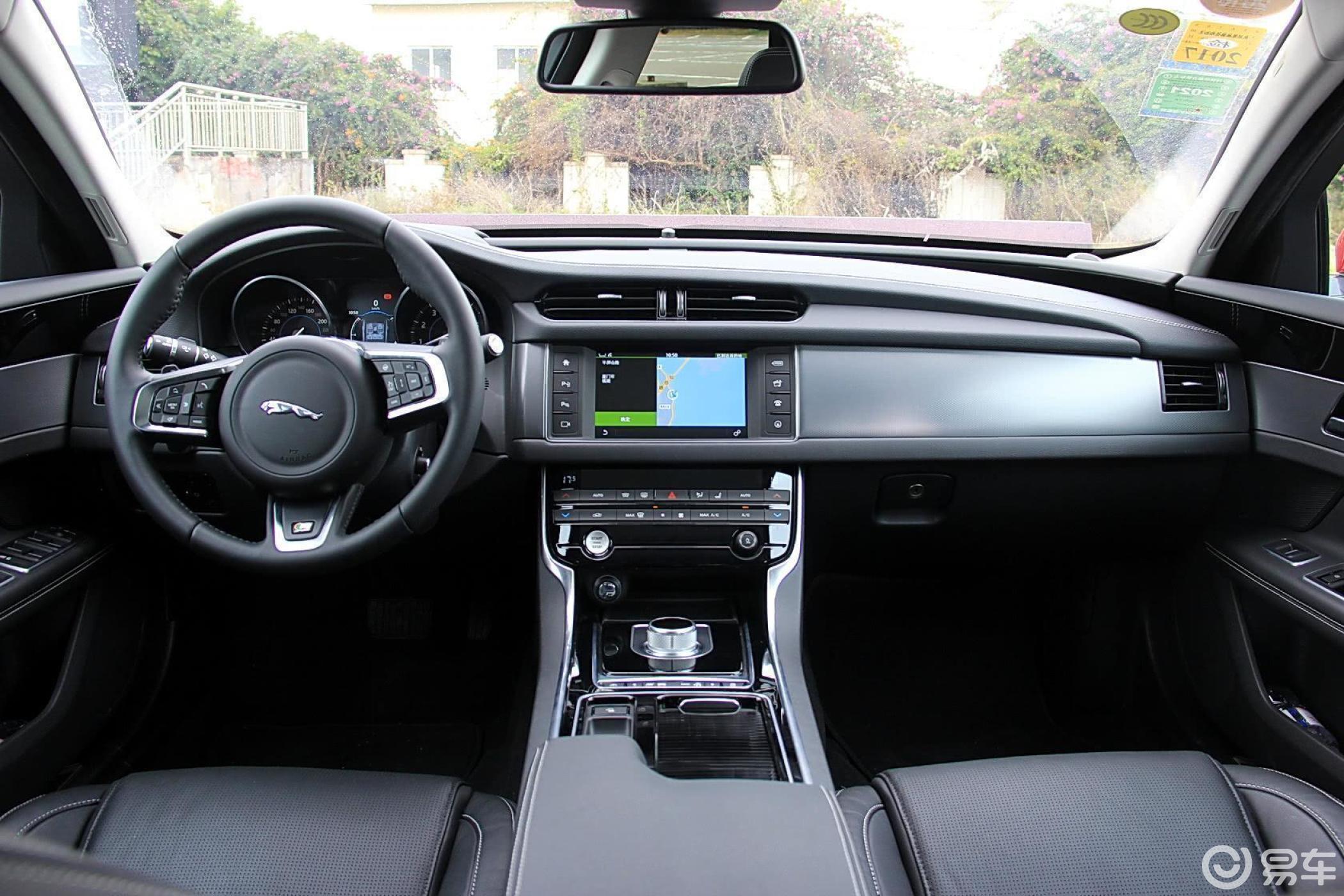 0 sc 两驱 r-sport 运动版内饰全景正拍汽车图片-汽车图片大全】-易车