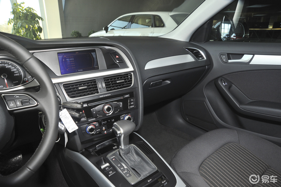 【奥迪a4l2016款35 tfsi 自动 舒适型中控台驾驶员方向汽车图片-汽车