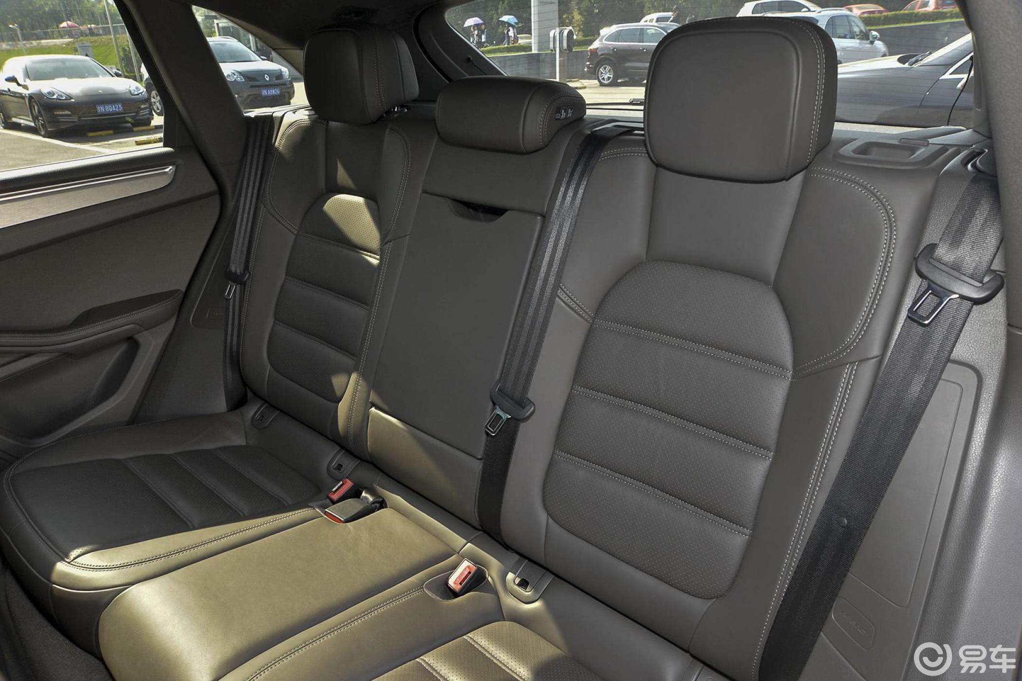 【macan2016款macan turbo后排座椅汽车图片-汽车图片大全】-易车