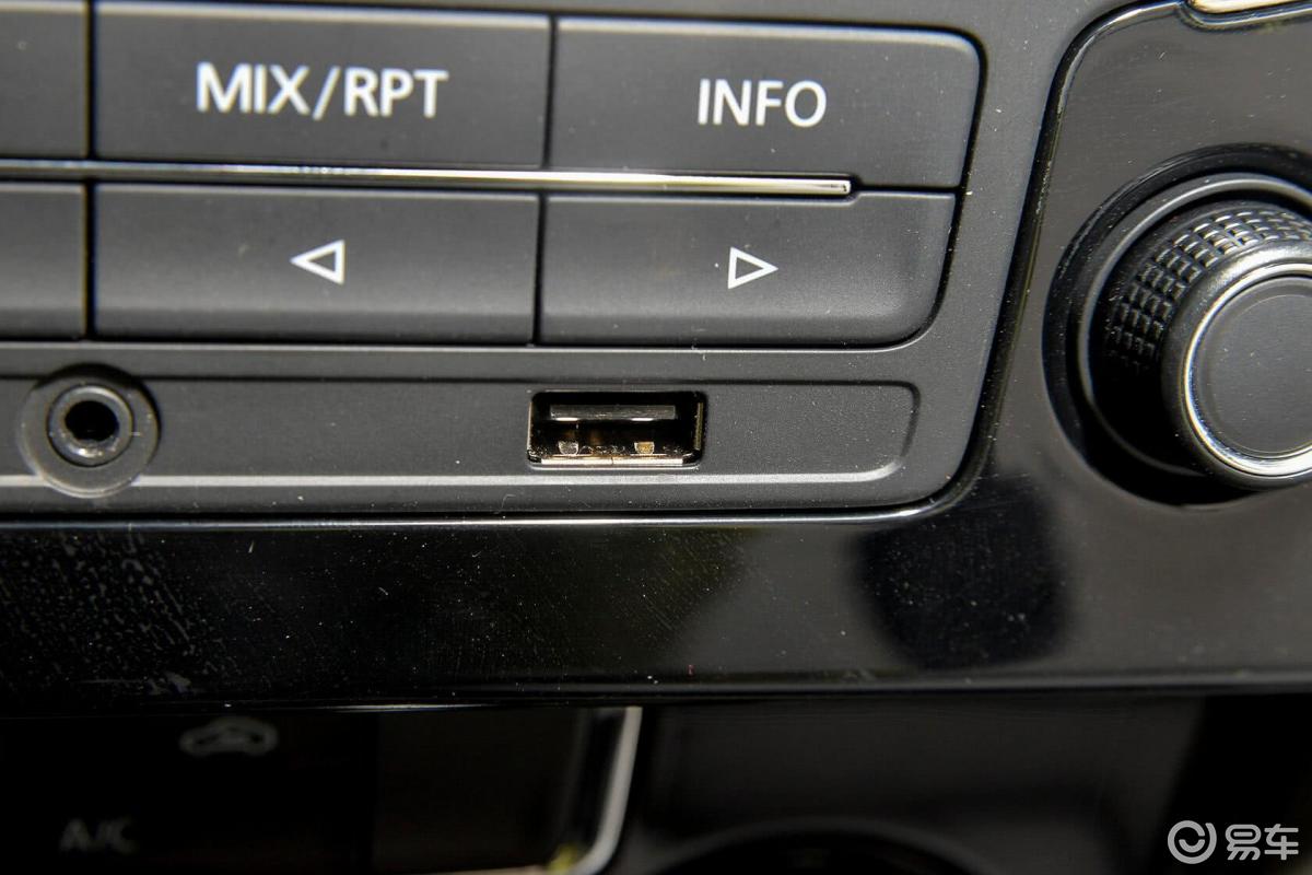 【宝来2015款1.6l 手动 时尚型usb接口汽车图片-汽车图片大全】-易车