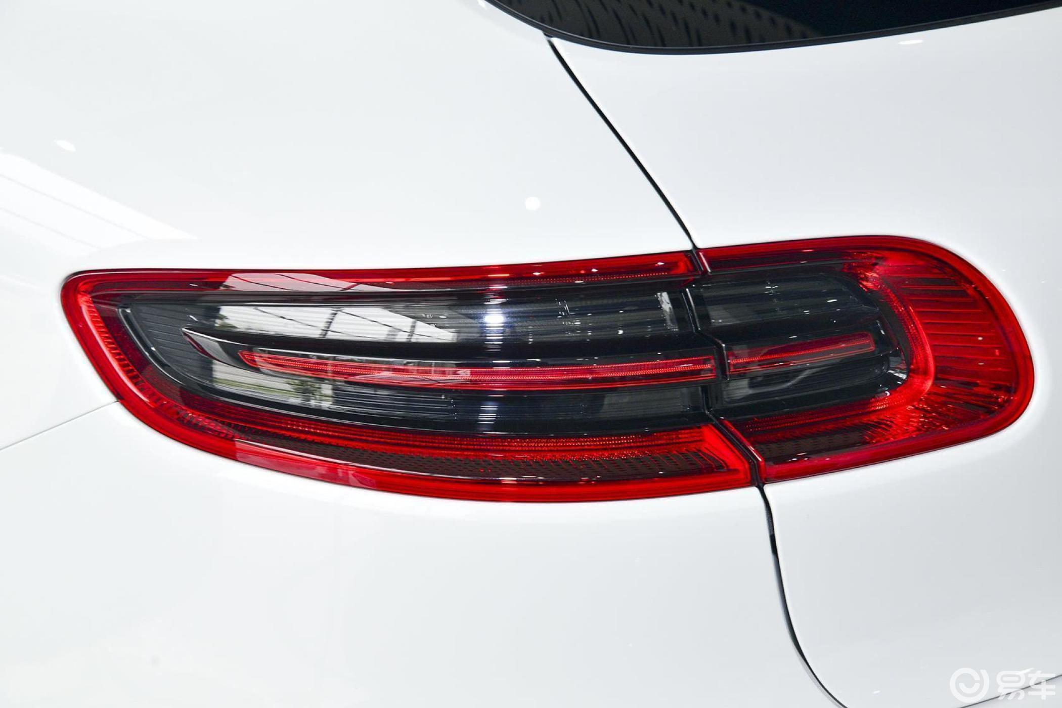 【macan2016款macan尾灯侧45度俯拍汽车图片-汽车图片大全】-易车