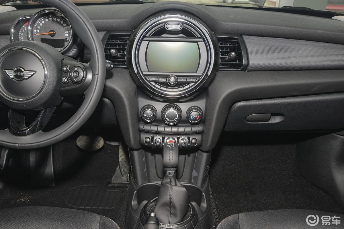5t cooper fun中控台整体汽车图片-汽车图片大全】-易车