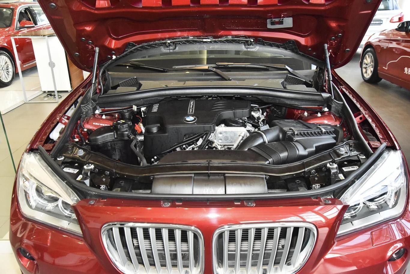 宝马x1sdrive18i x设计套装发动机