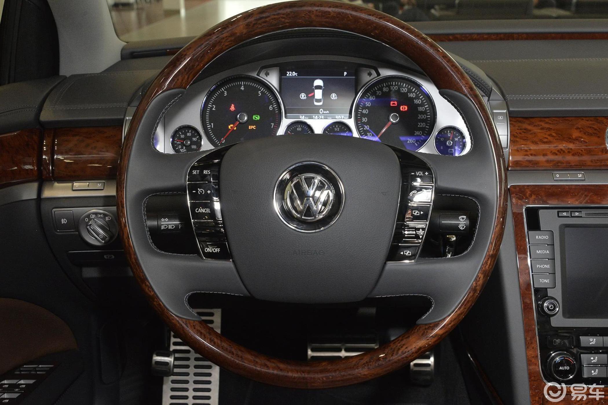 【辉腾2015款3.6l 尊享版方向盘汽车图片-汽车图片大全】-易车