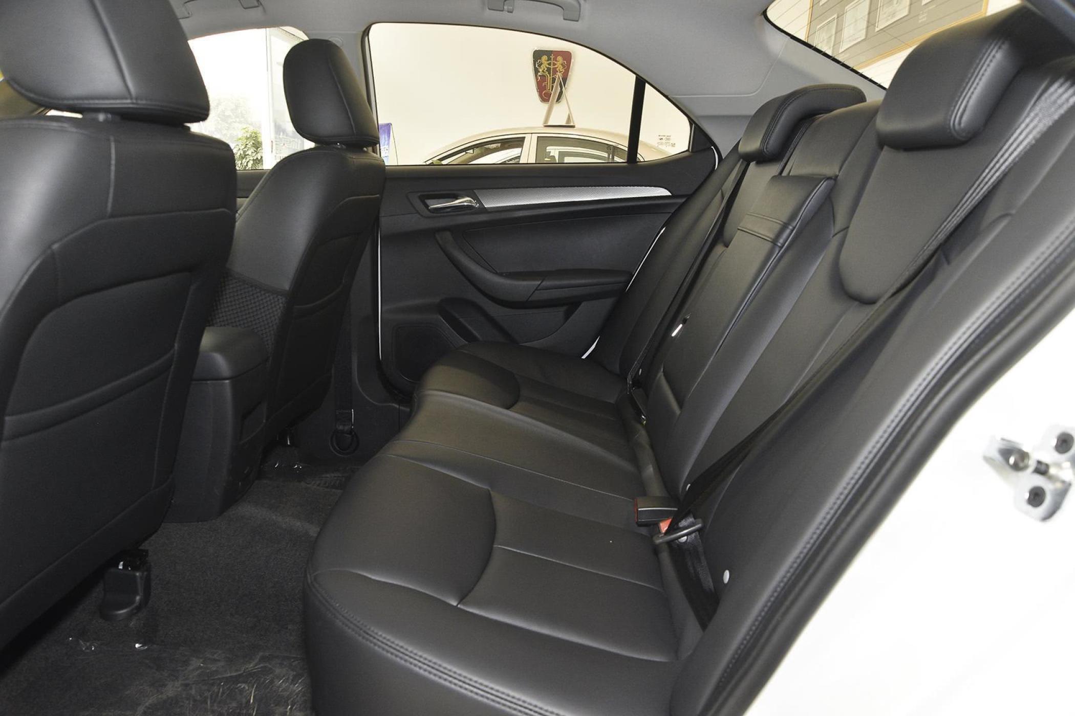 【荣威3602015款1.5l 自动 豪华版空间汽车图片-汽车图片大全】-易车