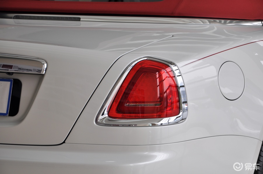 劳斯莱斯  曜影 2015款  2015款  6.6t 标准版  6.6t 标准版