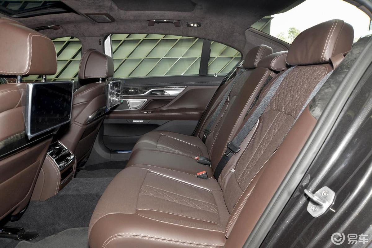 【宝马7系2016款730li 豪华型后排空间体验汽车图片-汽车图片大全】